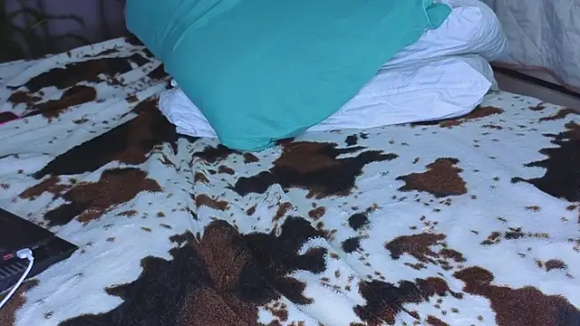 missnew2 online show from January 13, 2026, 1:22 am