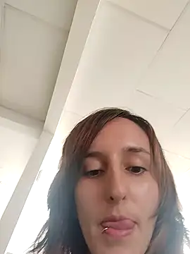 Ambar Roux  online show from October 30, 2025, 4:08 pm