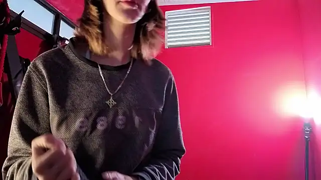 Ambar Roux  online show from March 6, 2026, 12:45 pm