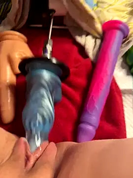 luisa1 online show from October 3, 2025, 6:49 pm