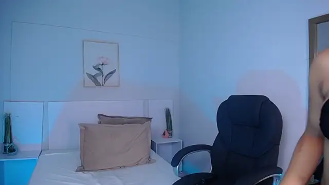 Snapshot of violeta_leon chatting on December 6, 2024, 6:37 am violeta leon online show from December 6, 2024, 6:37 am