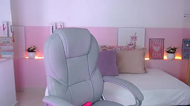 Snapshot of violeta_leon chatting on February 11, 2025, 6:19 am violeta leon online show from February 11, 2025, 6:19 am