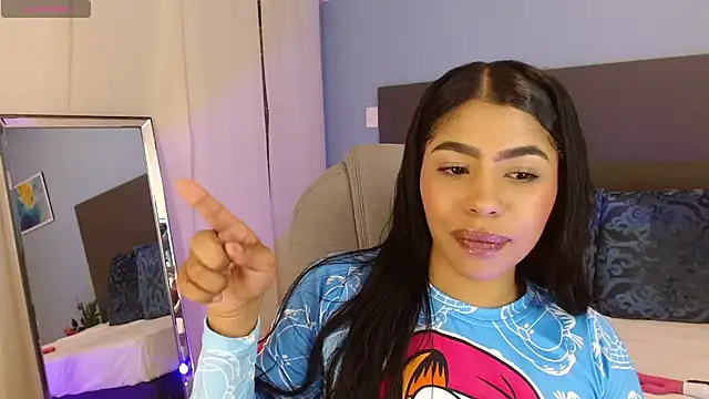 Snapshot of violeta_leon chatting on October 1, 2025, 3:45 am violeta leon online show from October 1, 2025, 3:45 am