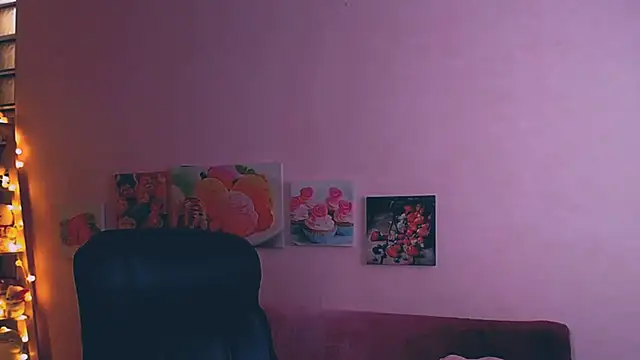 Hot Milady online show from January 27, 2025, 10:16 am