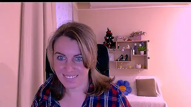 Hot Milady online show from January 27, 2025, 1:52 pm