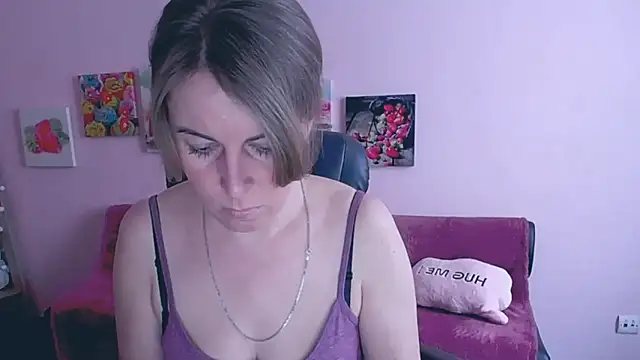 Hot Milady online show from March 6, 2025, 8:08 am