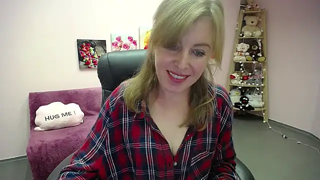 Hot Milady online show from September 29, 2025, 7:13 am