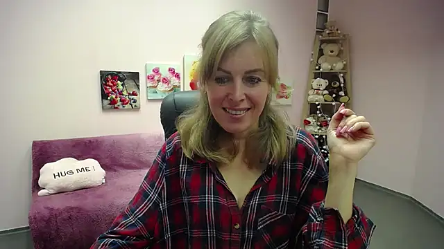 Hot Milady online show from October 2, 2025, 7:26 am