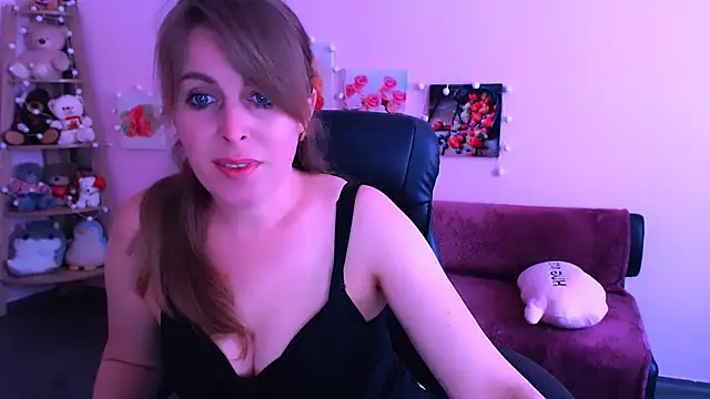 Hot Milady online show from April 8, 2026, 7:41 am