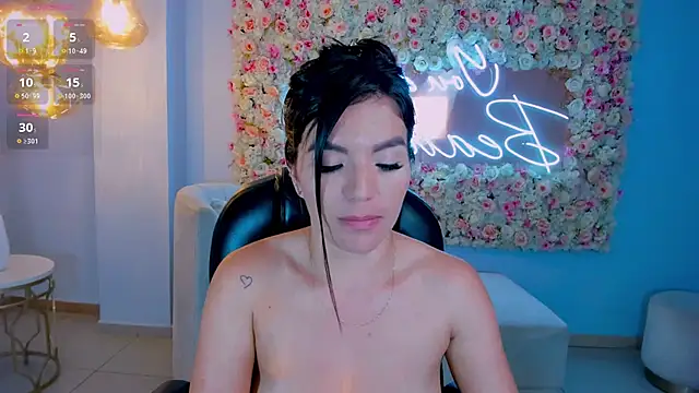 ValeriaRoldanX online show from February 5, 2025, 9:25 am