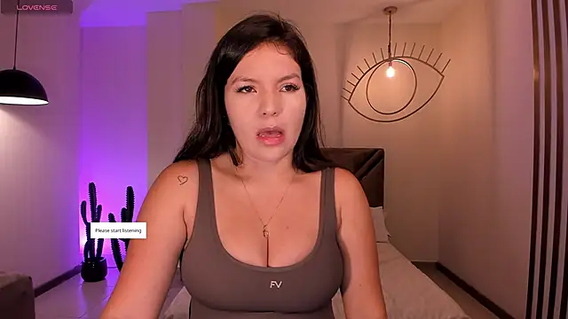 Snapshot of ValeriaRoldanX chatting on May 17, 2026, 11:17 am ValeriaRoldanX online show from May 17, 2026, 11:17 am