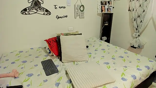 barbaara   online show from October 20, 2025, 3:12 pm