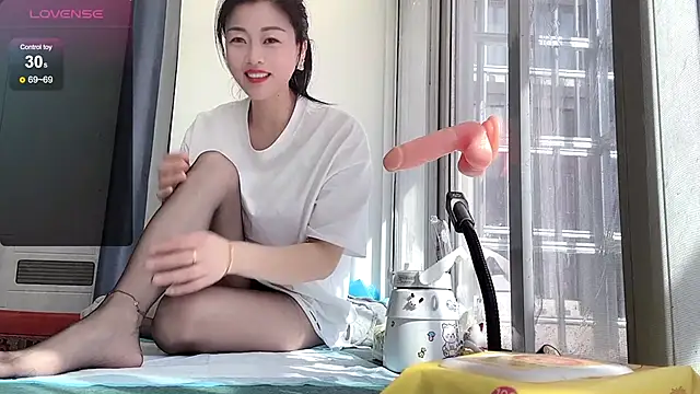 QianF-666 online show from February 10, 2025, 5:03 am