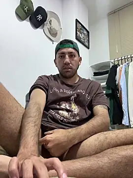 JuanZapata33 online show from January 24, 2025, 3:22 am