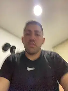 JuanZapata33 online show from February 19, 2025, 2:55 am