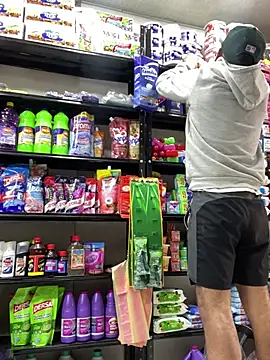 JuanZapata33 online show from March 7, 2025, 6:22 pm