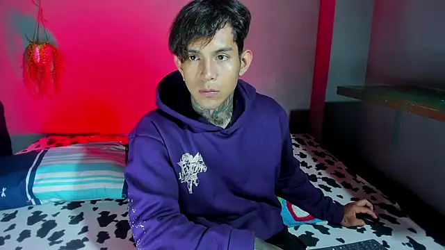 Snapshot of Travistanner_28 chatting on October 6, 2025, 2:31 am Travistanner 28 online show from October 6, 2025, 2:31 am