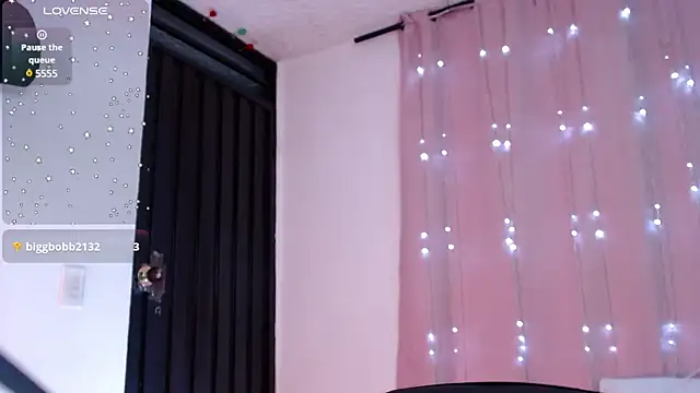 Snapshot of pamela_ chatting on January 16, 2025, 5:21 am pamela  online show from January 16, 2025, 5:21 am