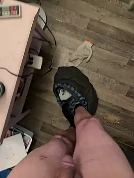 Snapshot of Hornyguynotshy198214 chatting on February 12, 2026, 12:38 am Hornyguynotshy198214 online show from February 12, 2026, 12:38 am