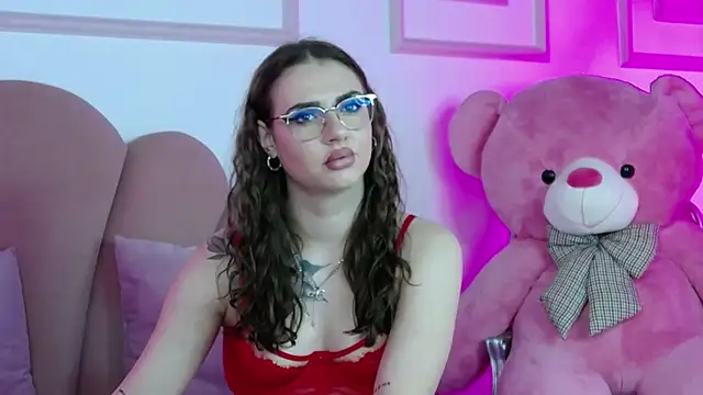 Abby  White online show from November 28, 2025, 5:26 pm