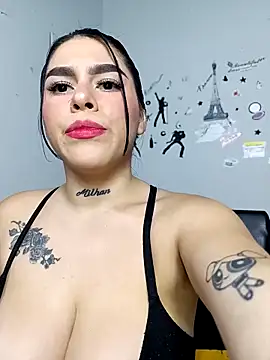 Snapshot of BigTits_Kitty chatting on October 20, 2025, 6:14 am BigTits Kitty online show from October 20, 2025, 6:14 am