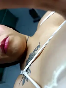 BigTits Kitty online show from December 5, 2025, 7:06 am