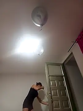 giuliana andrade online show from March 10, 2025, 10:45 pm