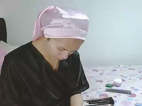 giuliana andrade online show from September 10, 2025, 1:16 am