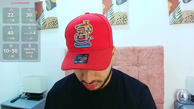 Amadeo Wild online show from November 14, 2025, 1:54 pm