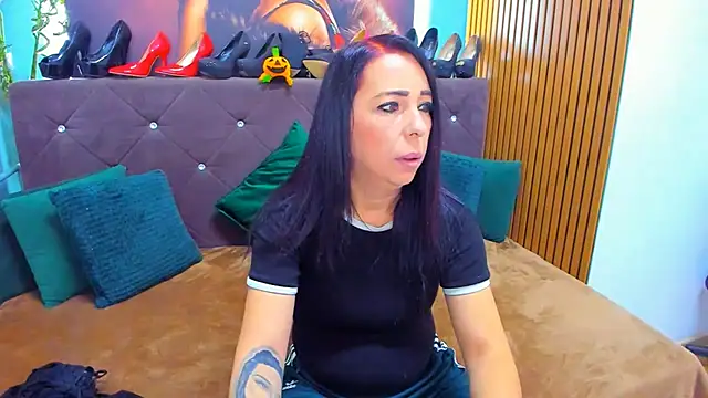 LauraSin online show from October 22, 2025, 3:29 am