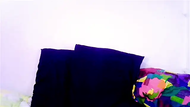 Mysterylady143 online show from September 24, 2025, 5:49 pm