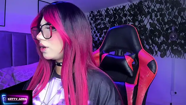 Kitty Gang online show from February 13, 2026, 1:23 am