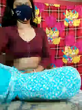 Snapshot of indiancouple09 chatting on December 19, 2024, 10:32 pm indiancouple09 online show from December 19, 2024, 10:32 pm