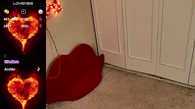 cherrysaturn online show from November 28, 2025, 6:21 pm