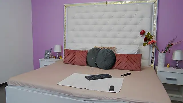 Lenna Paul online show from February 7, 2025, 2:50 am