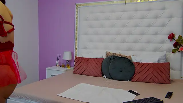 Lenna Paul online show from February 10, 2025, 5:25 am