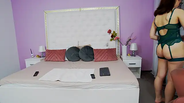 Lenna Paul online show from March 4, 2025, 4:27 am