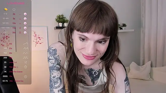 Snapshot of Fog_Foggy_Love chatting on December 13, 2024, 2:54 am Fog Foggy Love online show from December 13, 2024, 2:54 am
