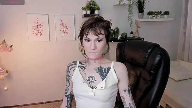 Snapshot of Fog_Foggy_Love chatting on January 27, 2025, 8:28 pm Fog Foggy Love online show from January 27, 2025, 8:28 pm