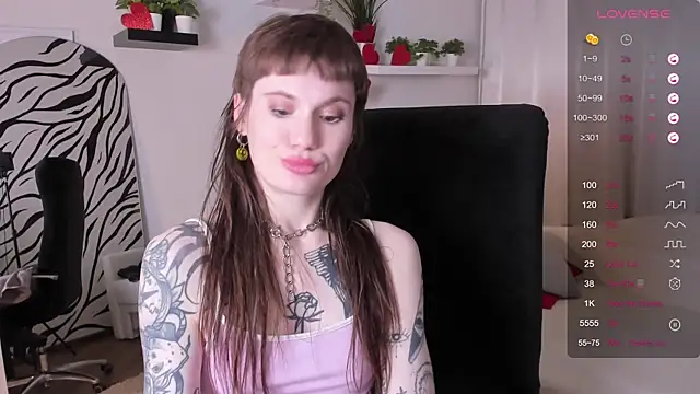 Snapshot of Fog_Foggy_Love chatting on February 28, 2025, 3:48 am Fog Foggy Love online show from February 28, 2025, 3:48 am