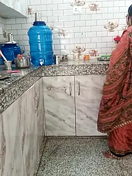 Snapshot of Saroj-Shah chatting on October 5, 2025, 5:28 am Saroj-Shah online show from October 5, 2025, 5:28 am