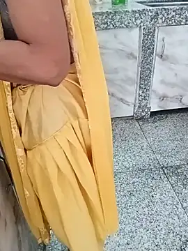 Snapshot of Saroj-Shah chatting on October 9, 2025, 5:38 am Saroj-Shah online show from October 9, 2025, 5:38 am