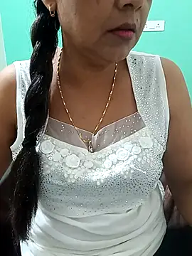 Snapshot of Saroj-Shah chatting on November 4, 2025, 3:05 am Saroj-Shah online show from November 4, 2025, 3:05 am