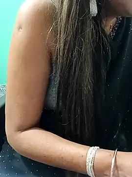 Snapshot of Saroj-Shah chatting on November 6, 2025, 6:42 pm Saroj-Shah online show from November 6, 2025, 6:42 pm