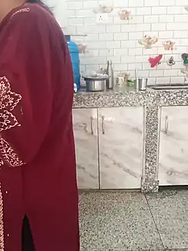 Snapshot of Saroj-Shah chatting on November 12, 2025, 6:47 am Saroj-Shah online show from November 12, 2025, 6:47 am