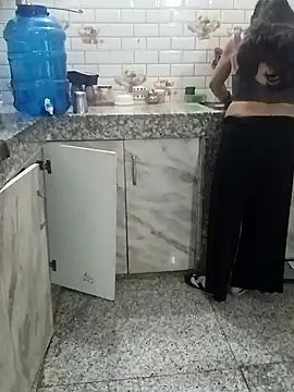 Snapshot of Saroj-Shah chatting on November 17, 2025, 4:35 pm Saroj-Shah online show from November 17, 2025, 4:35 pm