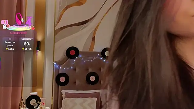 Jenna Adams  online show from March 4, 2025, 12:07 am