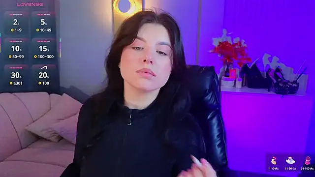 Jenna Adams  online show from November 7, 2025, 12:32 am