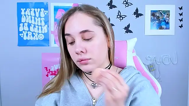 Snapshot of MiaMilas chatting on January 6, 2025, 4:36 am MiaMilas online show from January 6, 2025, 4:36 am