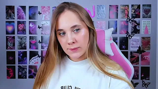 Snapshot of MiaMilas chatting on February 6, 2025, 12:59 pm MiaMilas online show from February 6, 2025, 12:59 pm